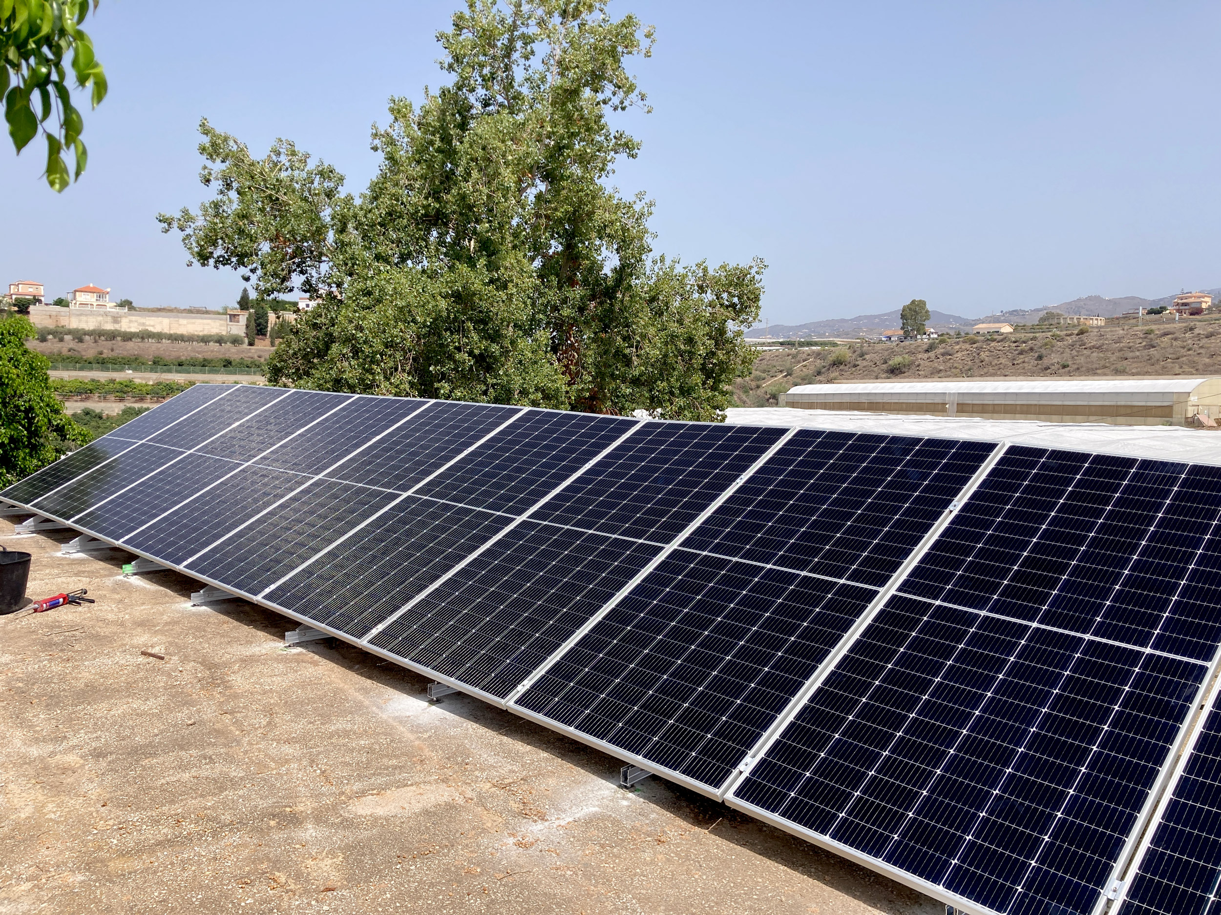 Instalación de paneles solares en Algarrobo Costa - Verde Solar Asesores