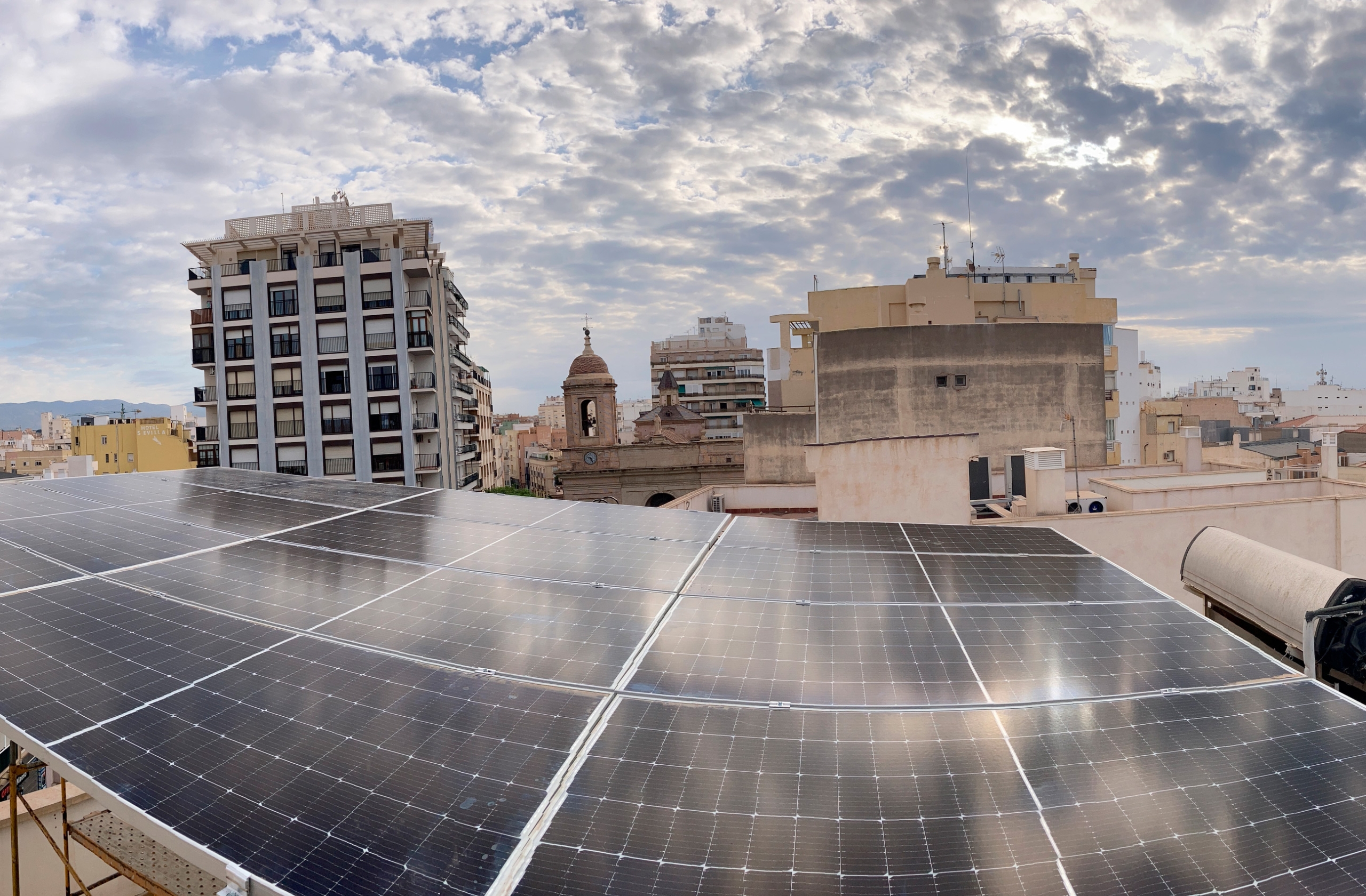 INSTALACIÓN DE PANELES EN ALMERÍA