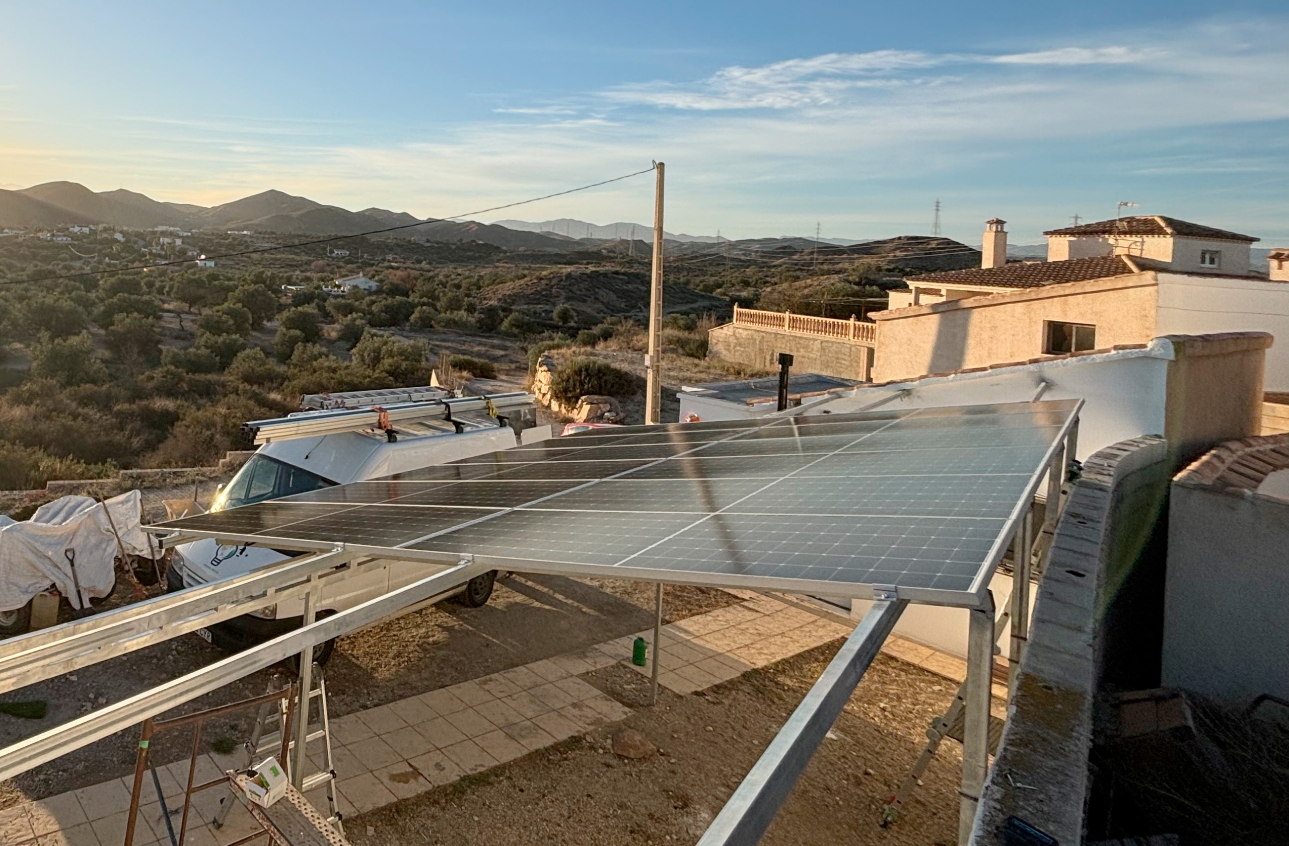 INSTALACIÓN DE PANELES EN CANTORIA (ALMERÍA)