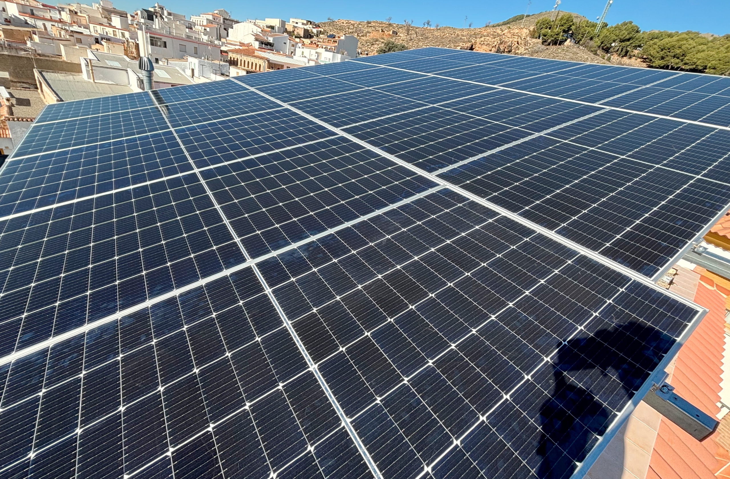 INSTALACIÓN PANELES EN LAUJAR DE ANDARÁX (ALMERÍA)