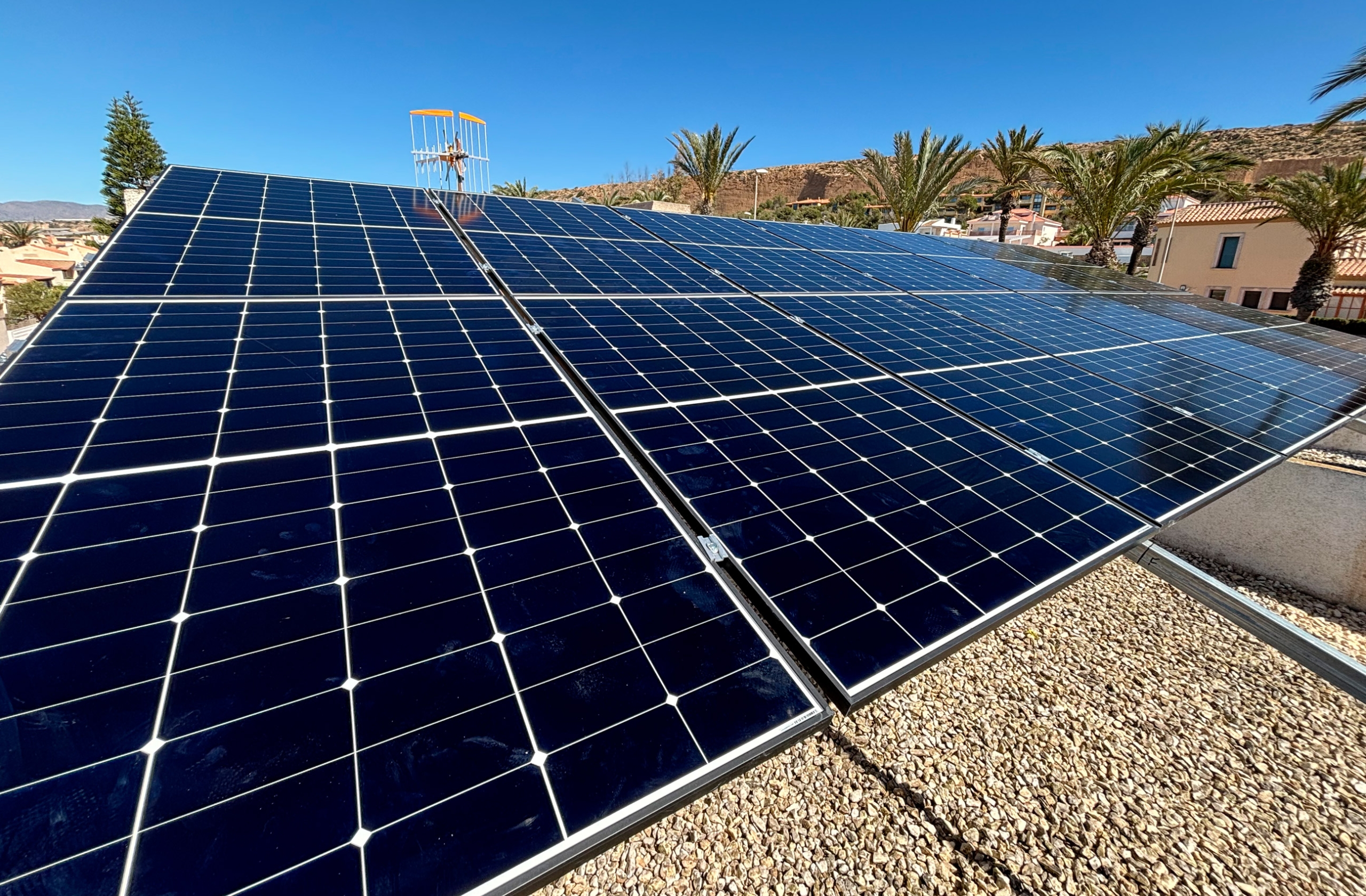 Instalación en Almerimar (Almería) con una potencia de 6,23 kwp