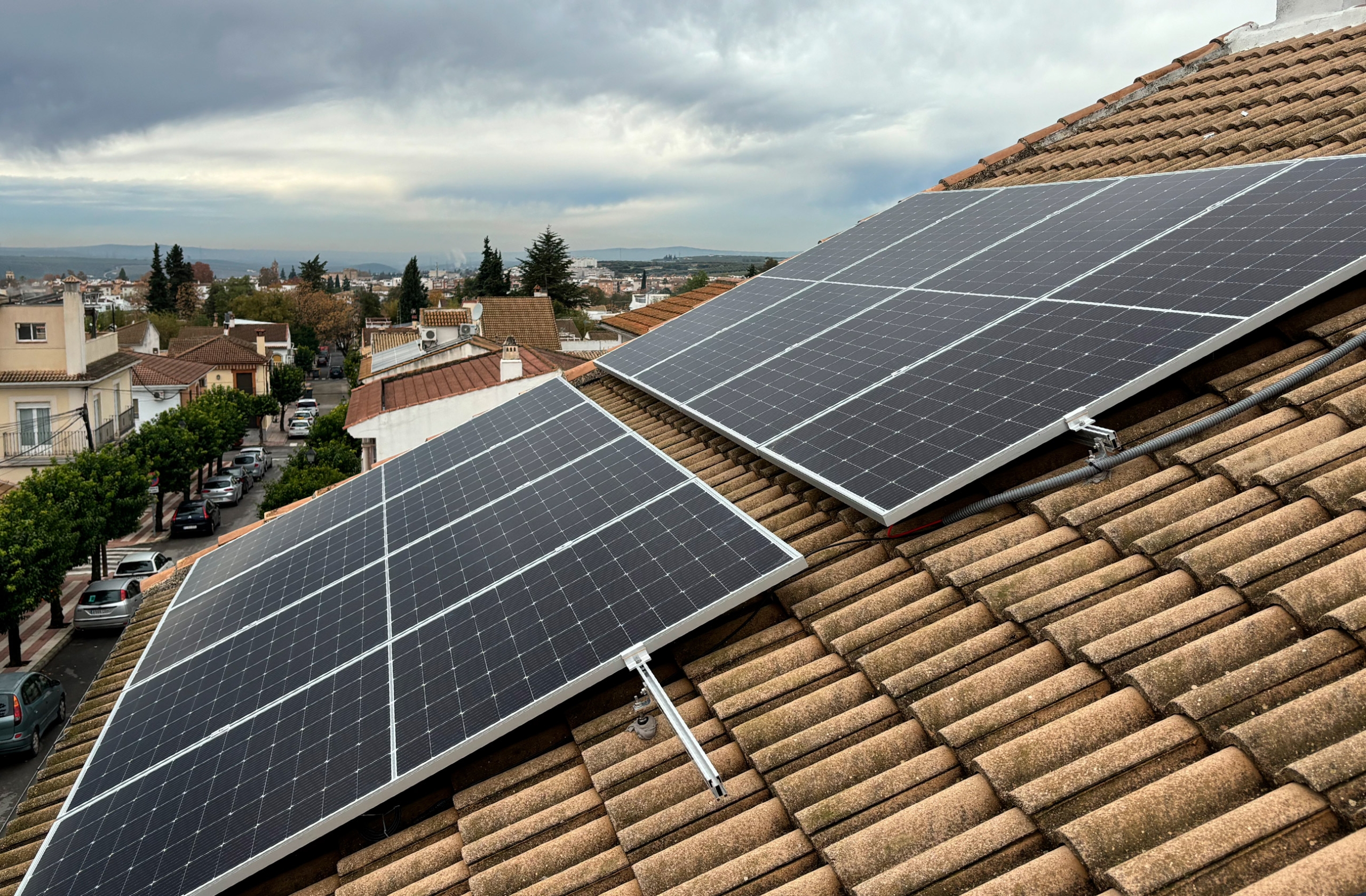 INSTALACIÓN PANELES EN CABRA (CÓRDOBA)