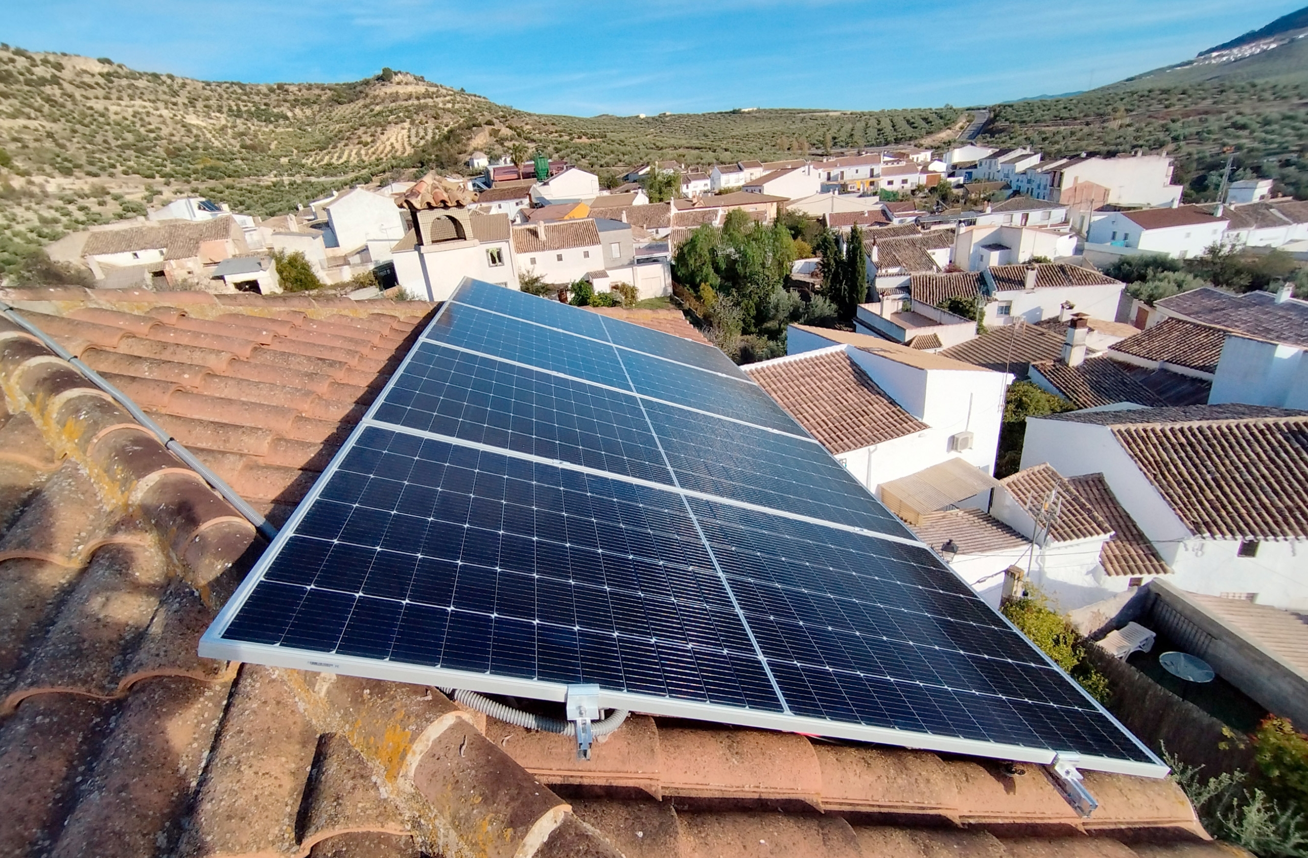 INSTALACIÓN PANELES EN EL CAÑUELO (CÓRDOBA)