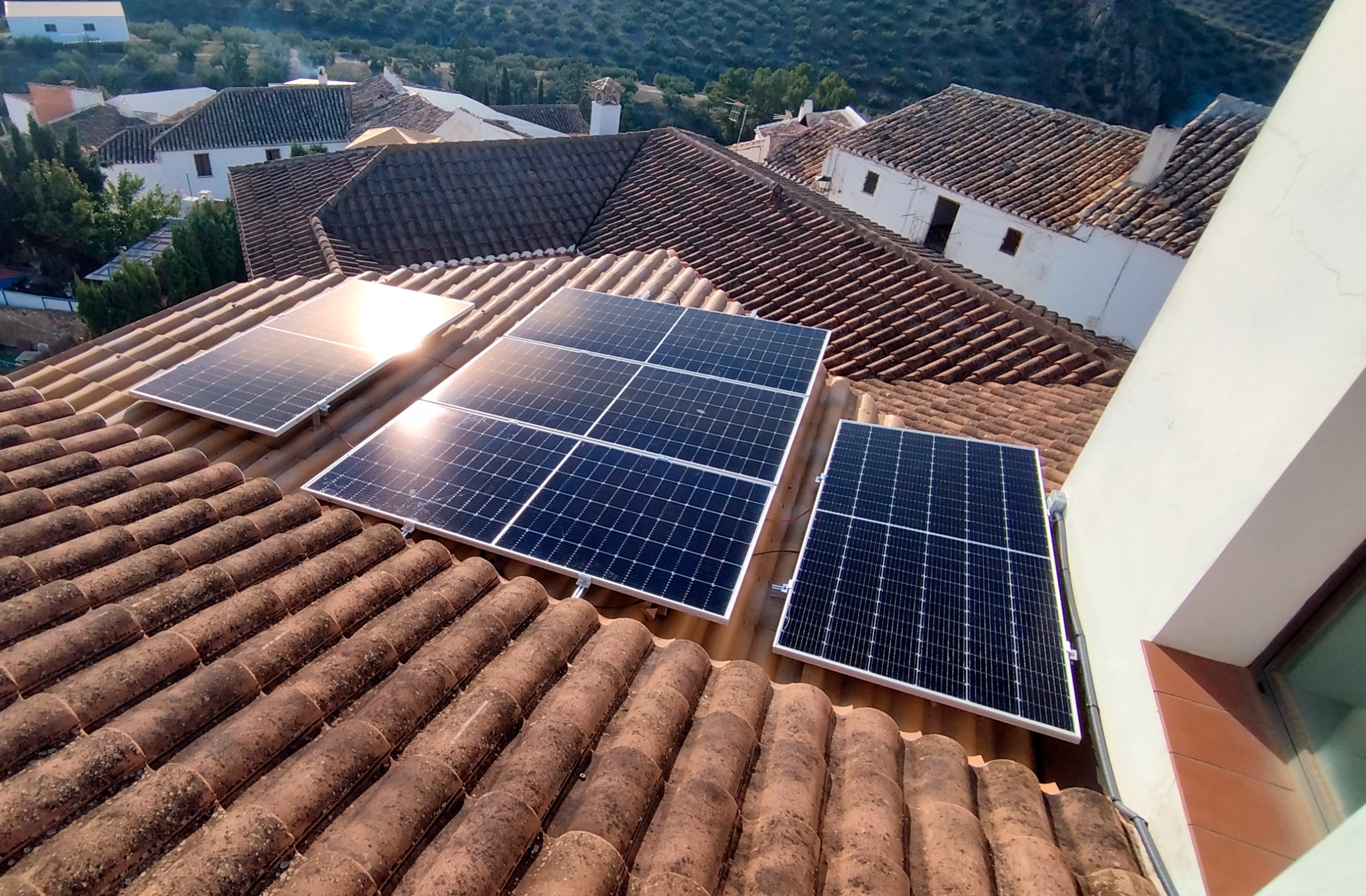 INSTALACIÓN PANELES EN EL CAÑUELO (CÓRDOBA)