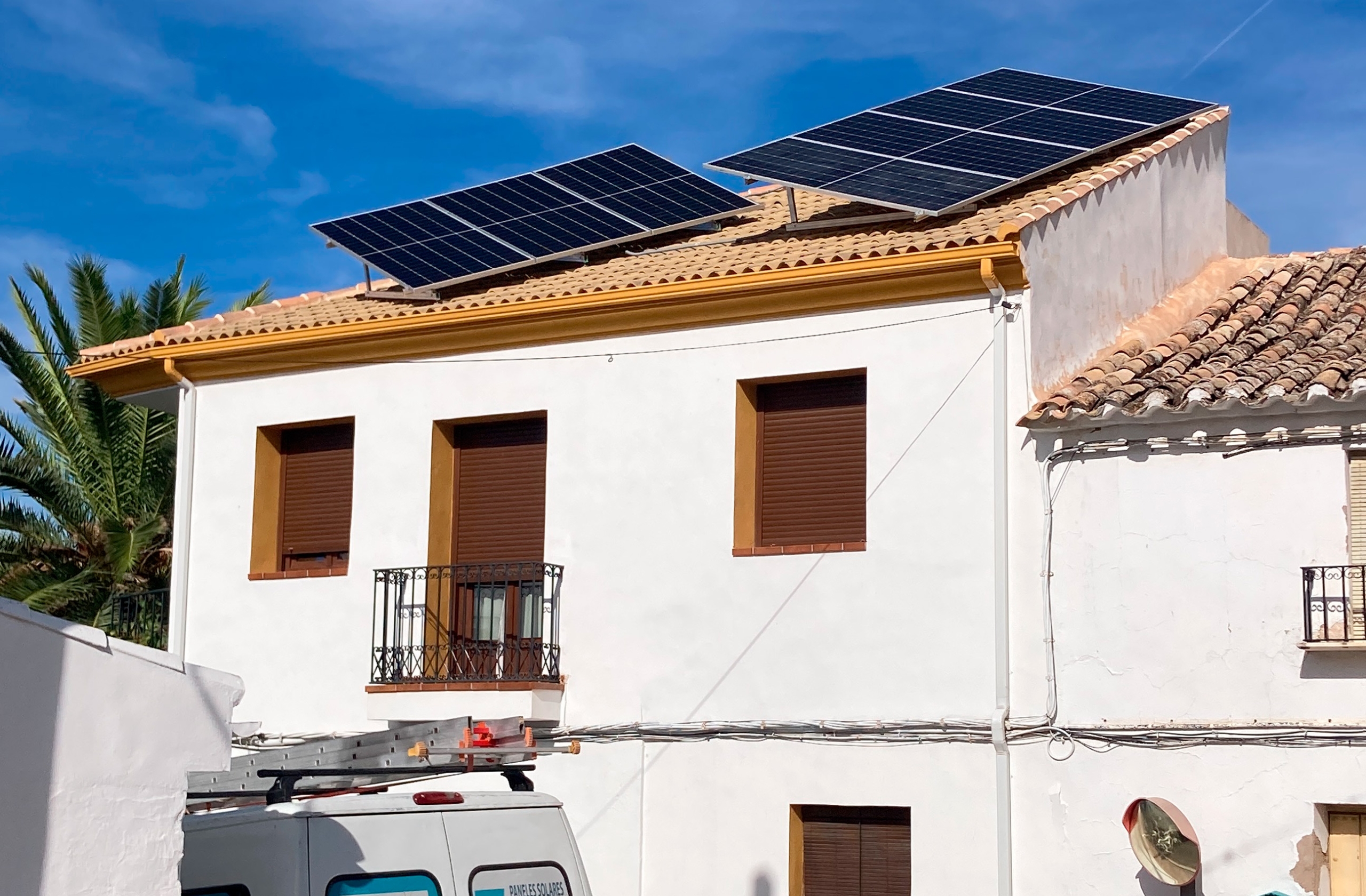 INSTALACIÓN PANELES EN FUENTE TÓJAR (CÓRDOBA)