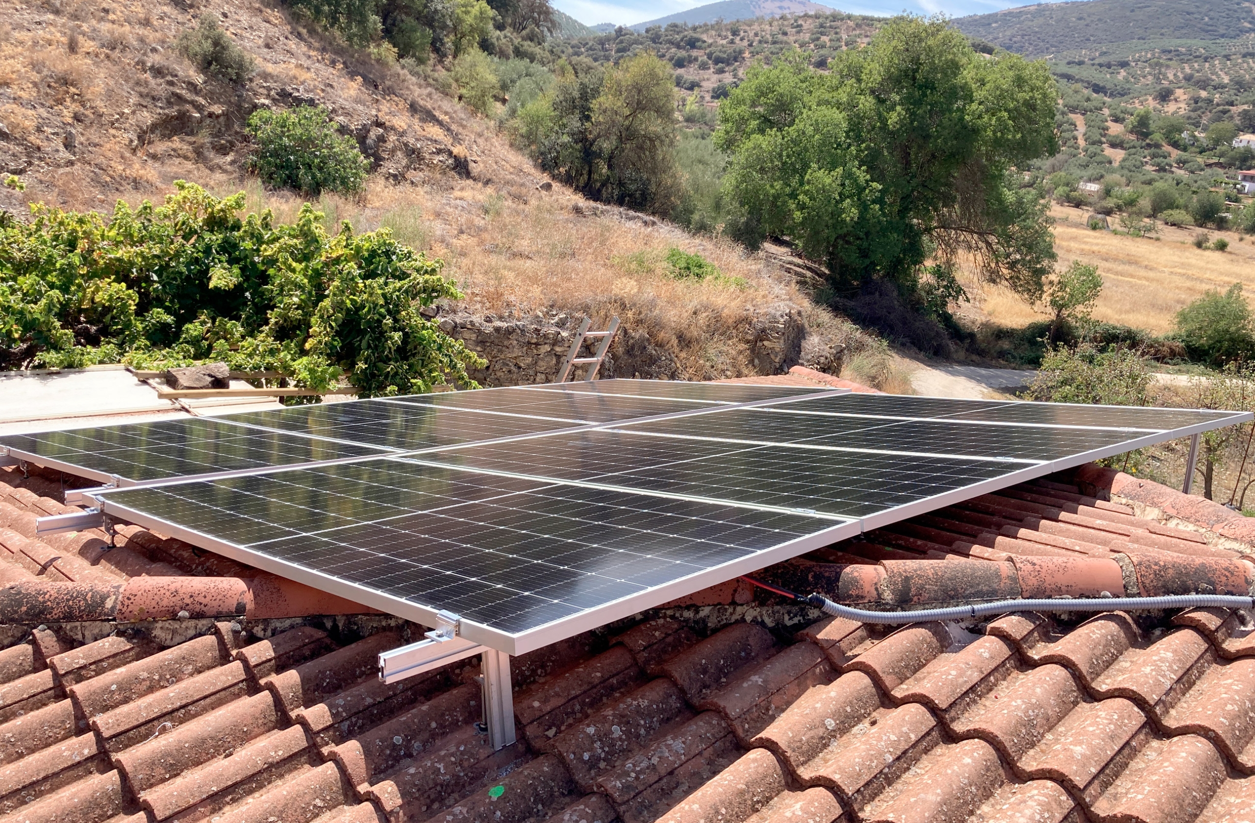 INSTALACIÓN PANELES EN LA FUENTE GRANDE (CÓRDOBA)