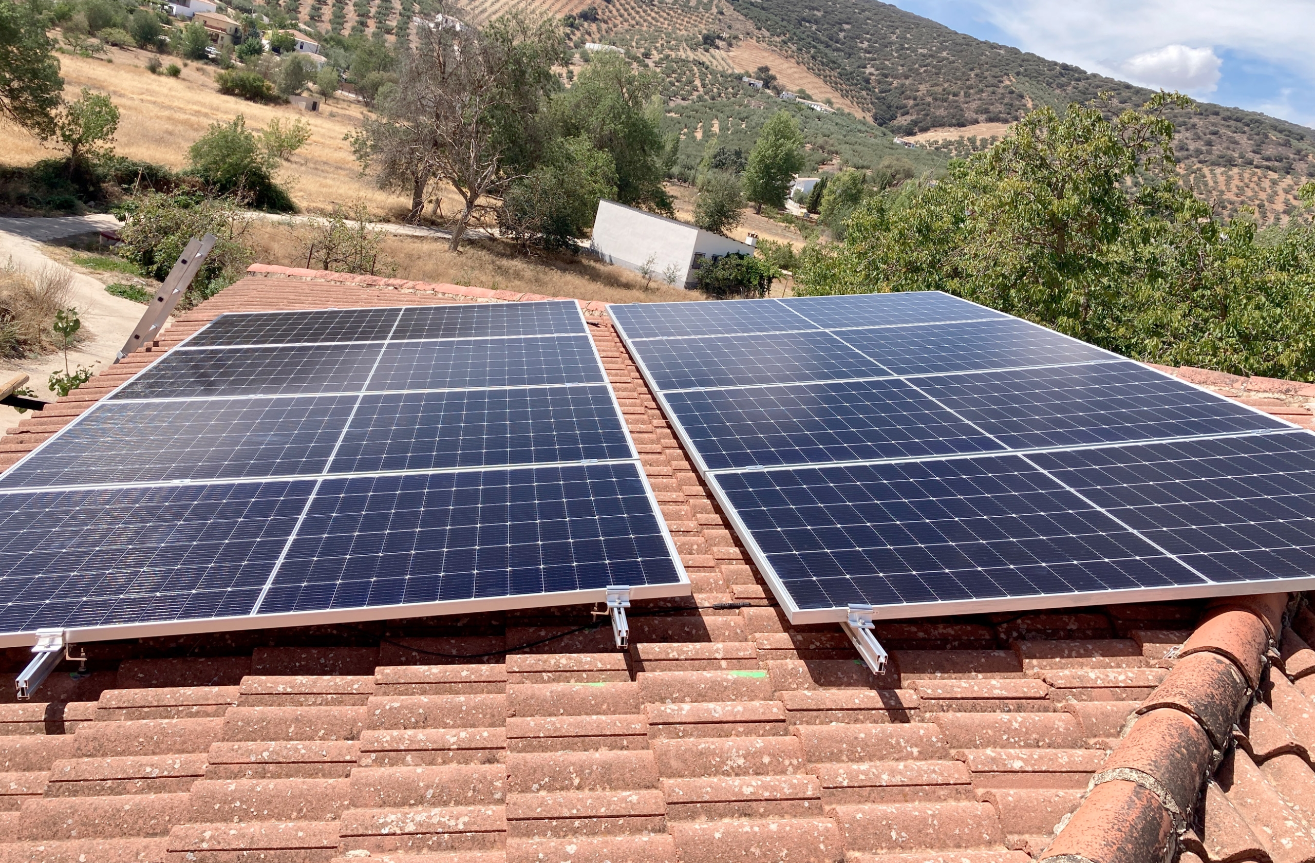 INSTALACIÓN PANELES EN LA FUENTE GRANDE (CÓRDOBA)