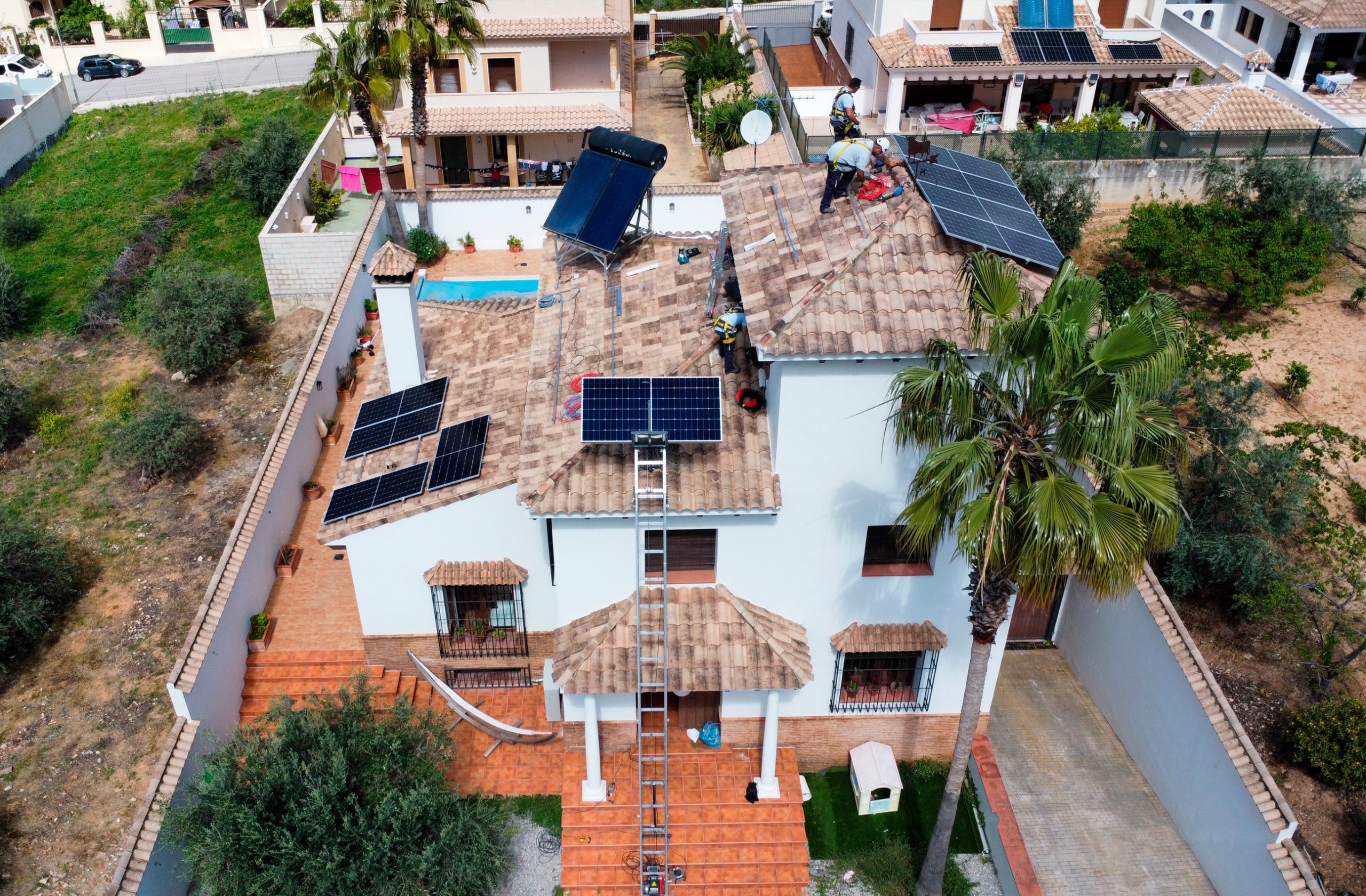 INSTALACIÓN PANELES EN PRIEGO DE CÓRDOBA (CÓRDOBA)