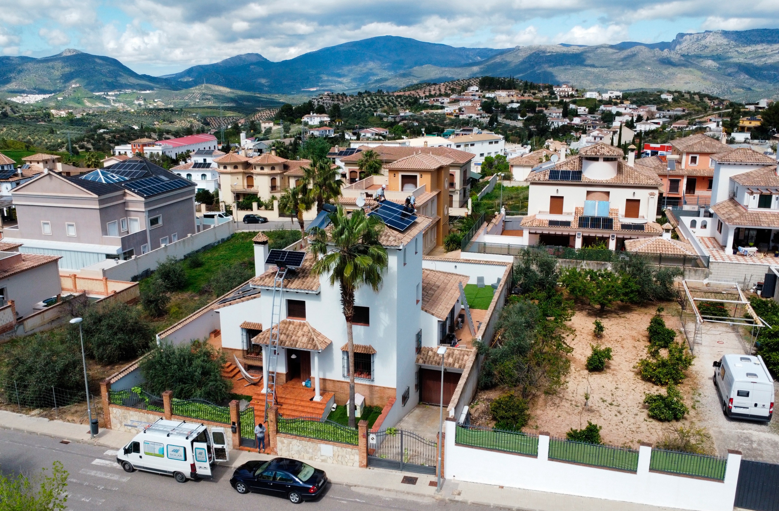 INSTALACIÓN PANELES EN PRIEGO DE CÓRDOBA (CÓRDOBA)