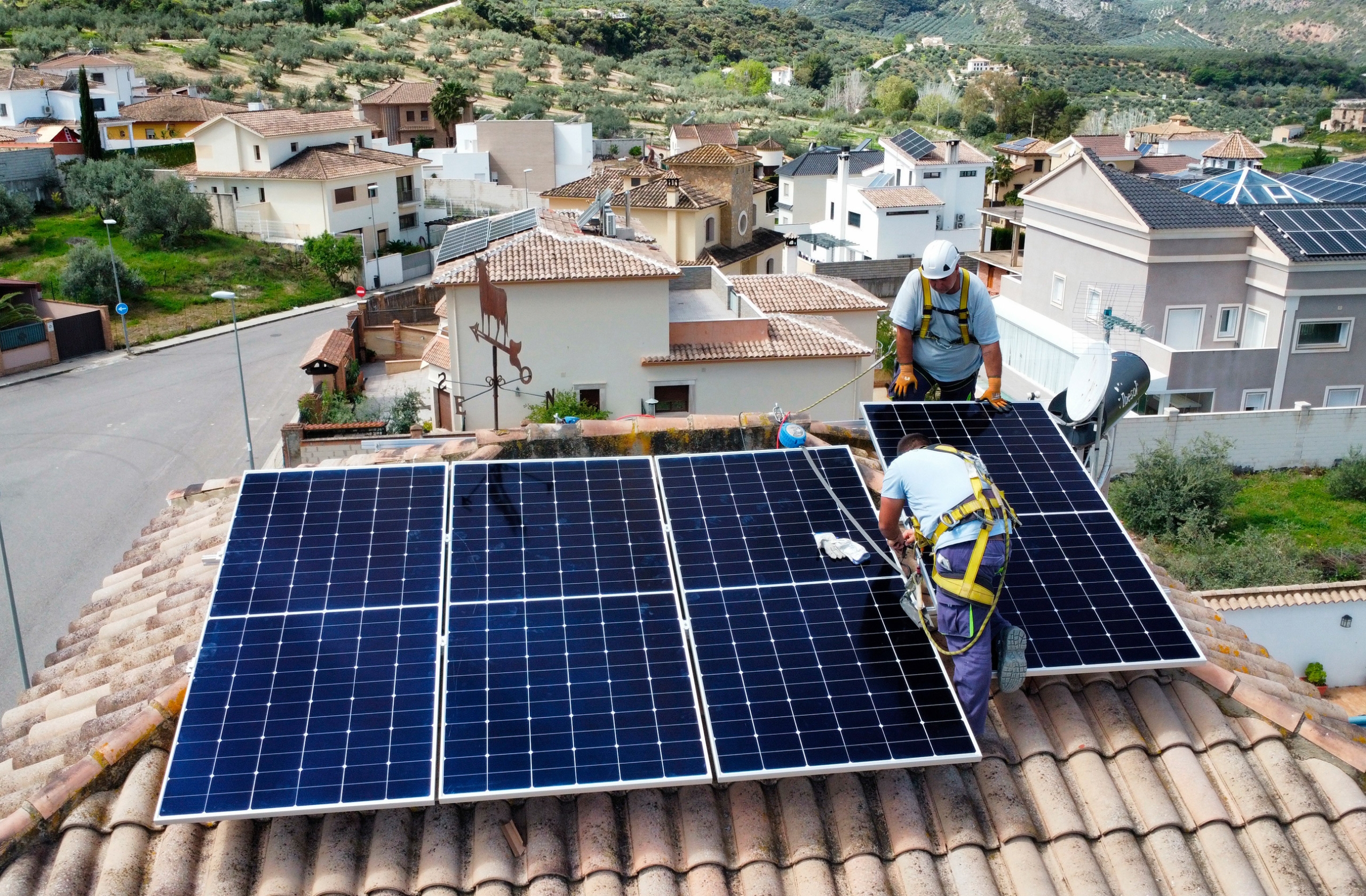 INSTALACIÓN PANELES EN PRIEGO DE CÓRDOBA (CÓRDOBA)