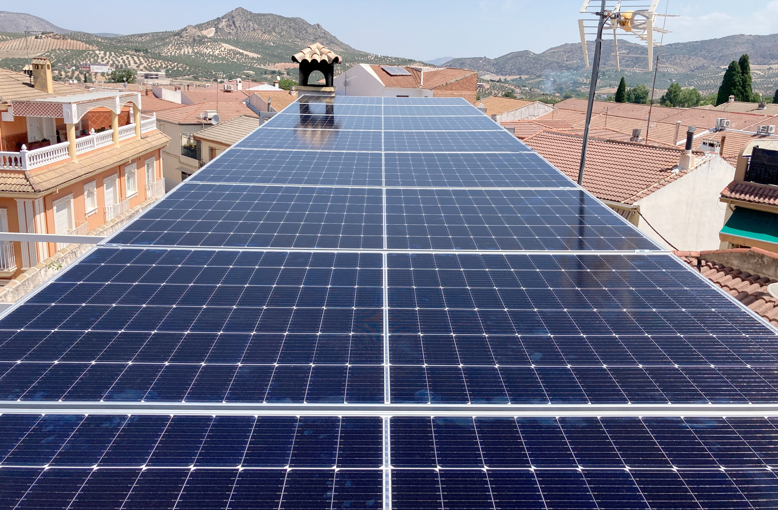 INSTALACIÓN PANELES PRIEGO DE CÓRDOBA (CÓRDOBA)