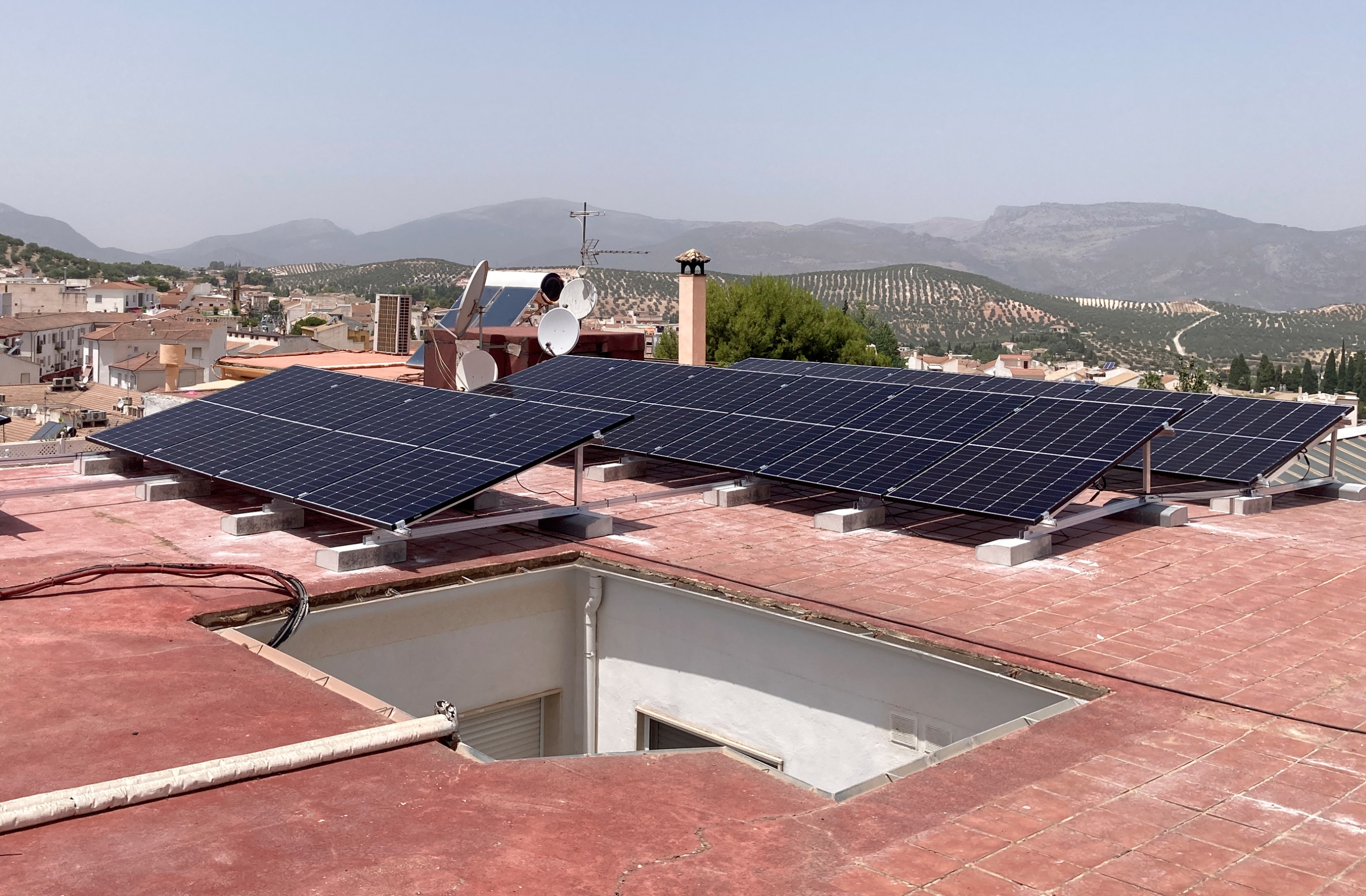 INSTALACIÓN PANELES PRIEGO DE CÓRDOBA (CÓRDOBA)