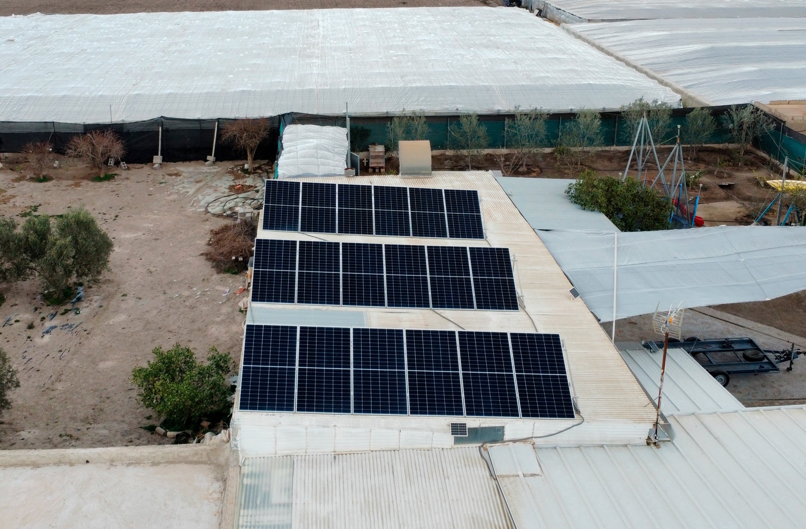 INSTALACIÓN PANELES EN ROQUETAS DE MAR (ALMERÍA)